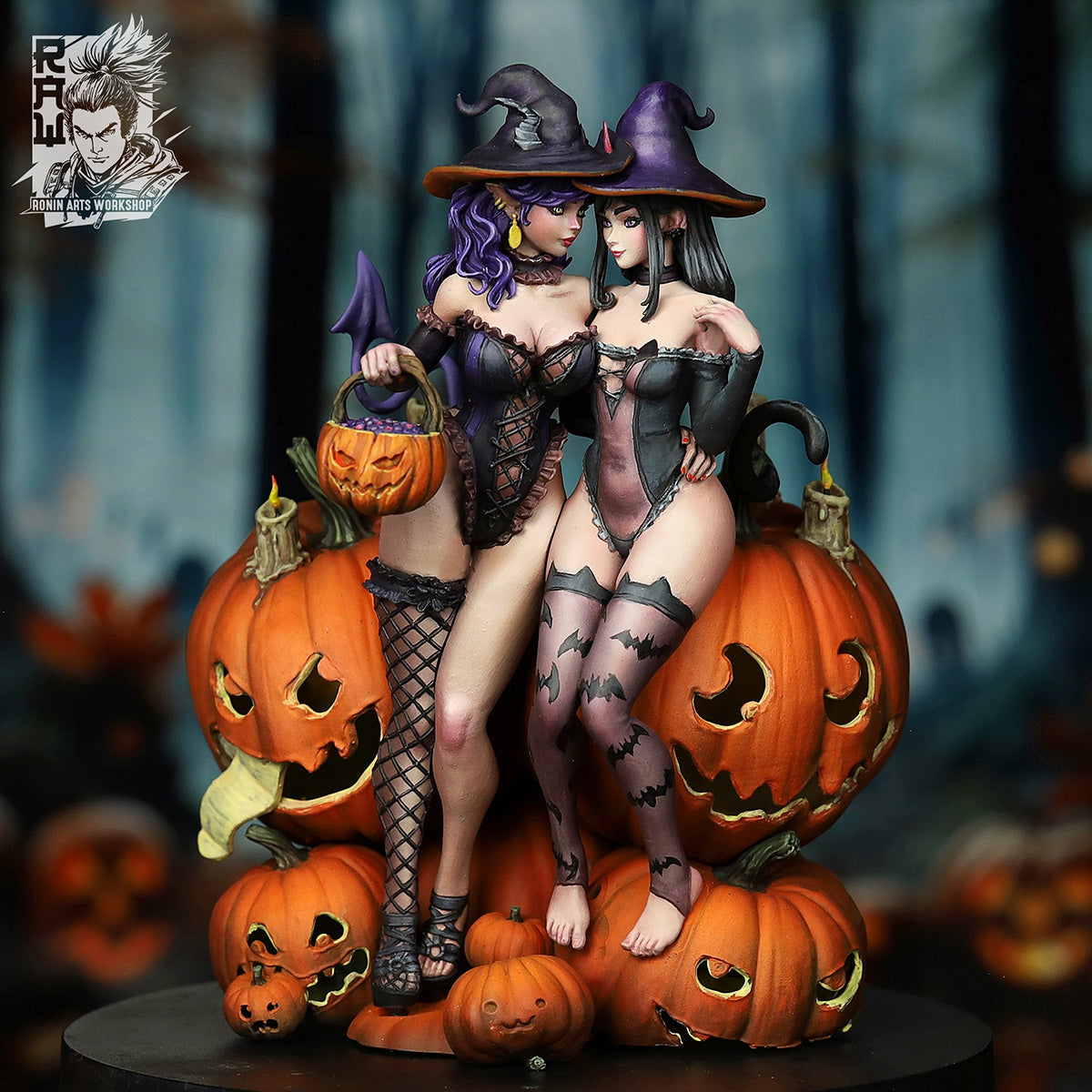 Pin-up girls Miniatures