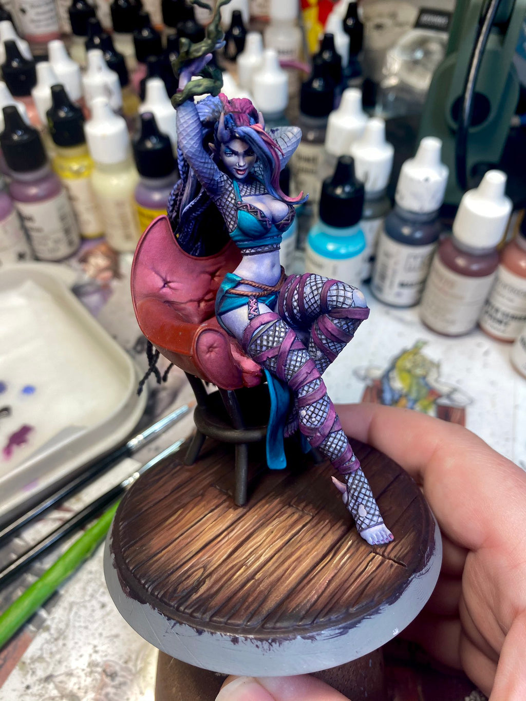 Resin Miniature - Violet Pin Up